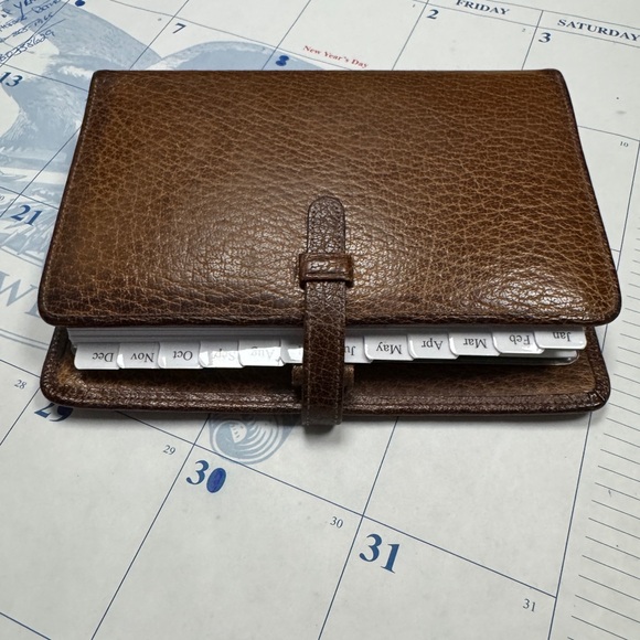 Coach Brown planner/portfolio/agenda. Beautiful!!! Uses 6 ring refills - Picture 7 of 8